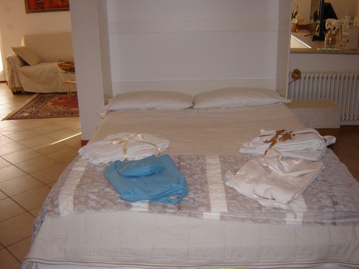 Casa Del Sole Appartamento N° 2 White And Gold Room Gavardo Exterior photo