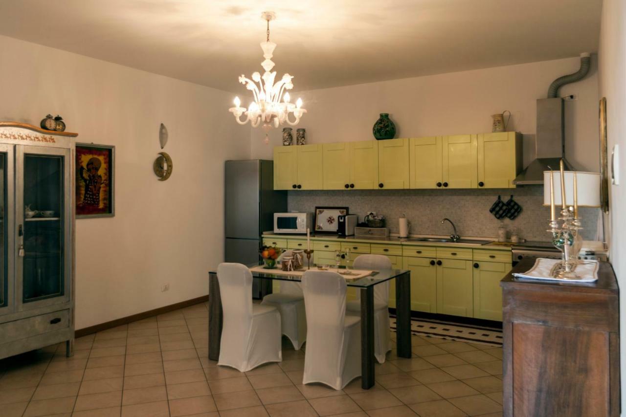 Casa Del Sole Appartamento N° 2 White And Gold Room Gavardo Exterior photo